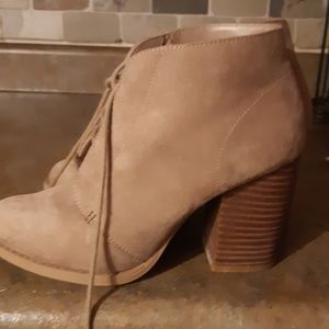 Ankle boots/Stilettos